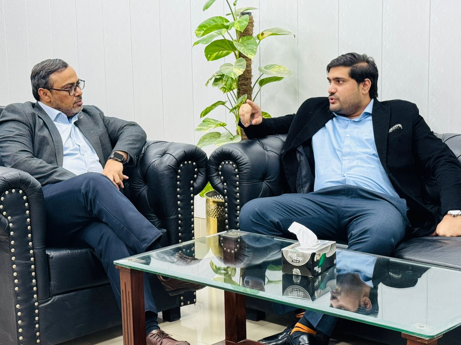 Syed Aun Shah Meets Vice Chancellor of The University of Kamalia