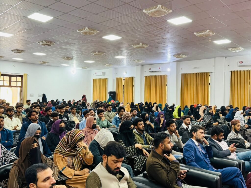 Aun Shah addressed students