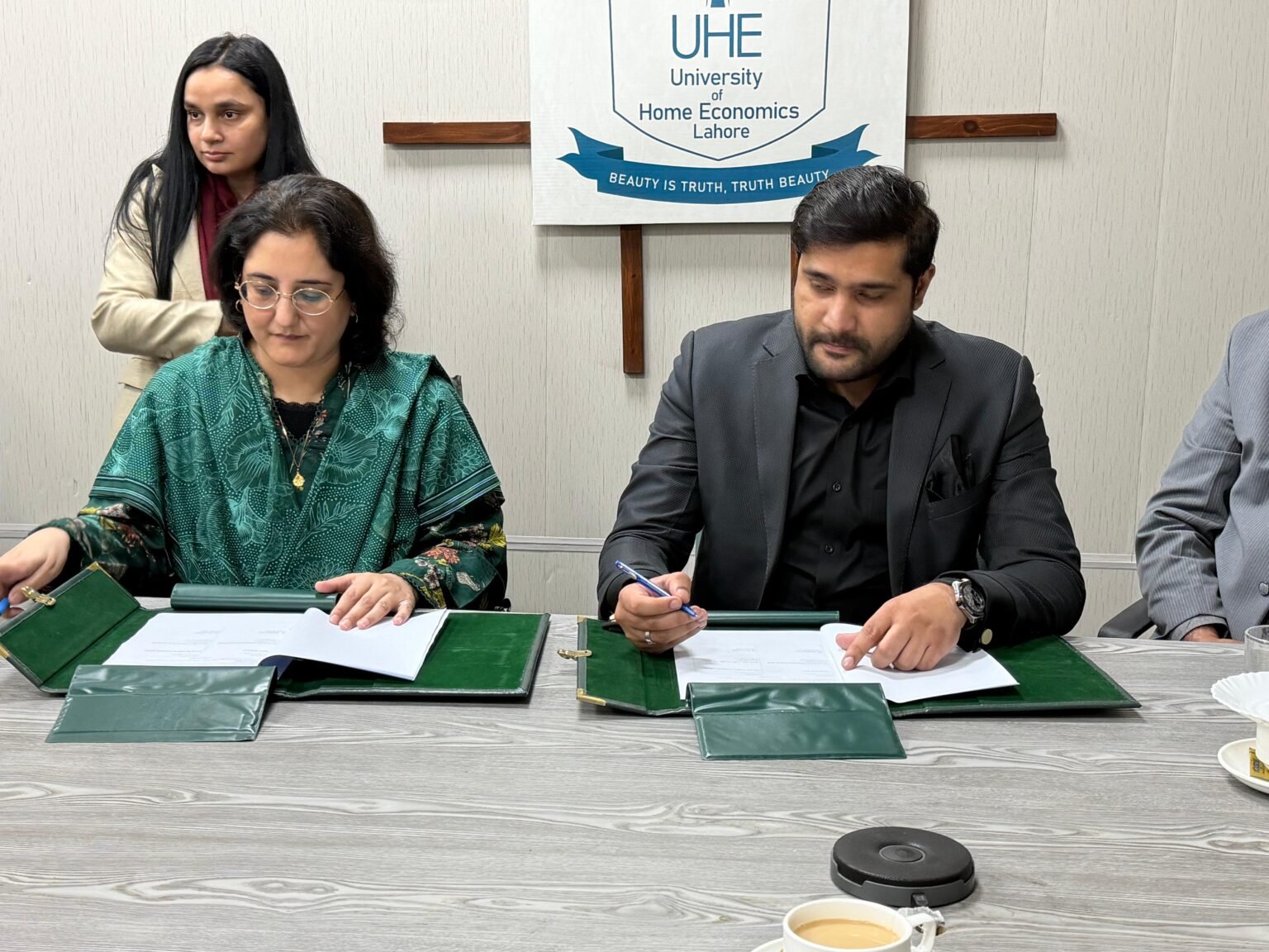 Syed Aun Shah Signs Agenda with VC of UHE